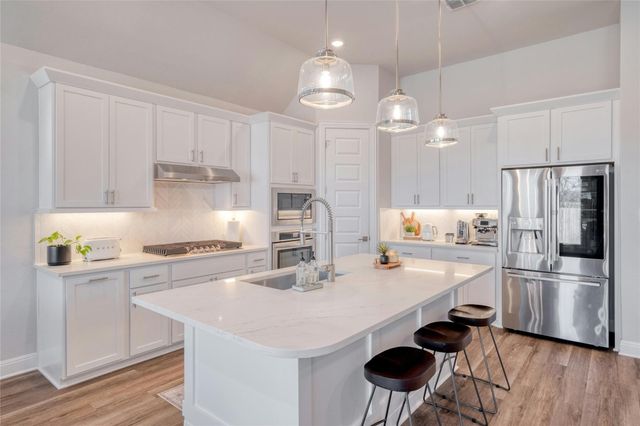 108 Windgate DR, Hutto, TX 78634