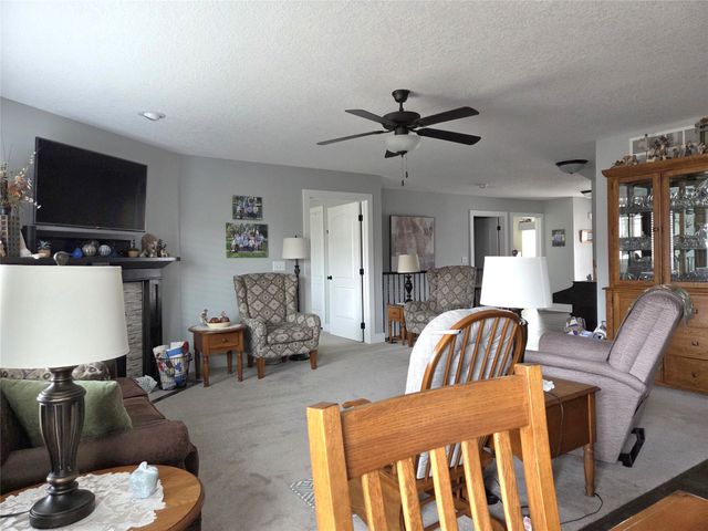 400 S 8th Court 46, Indianola, IA 50125