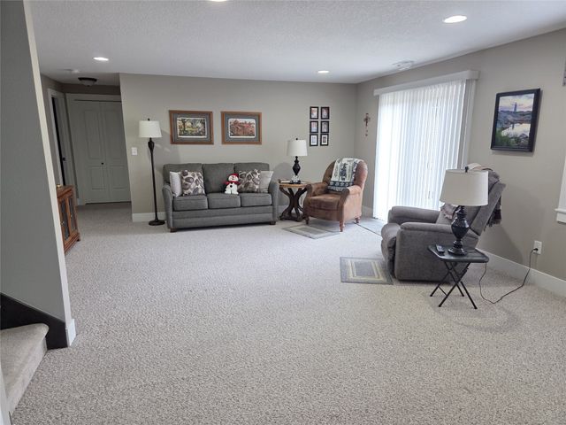 400 S 8th Court 46, Indianola, IA 50125