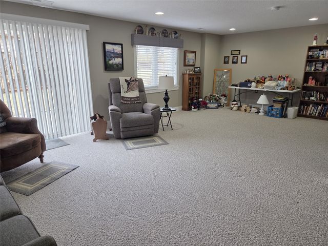 400 S 8th Court 46, Indianola, IA 50125