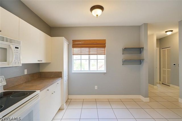 700 Luisa LN 2, Naples, FL 34104