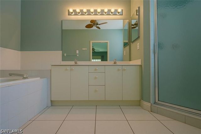 700 Luisa LN 2, Naples, FL 34104