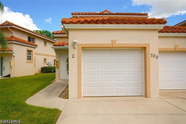 700 Luisa LN 2, Naples, FL 34104