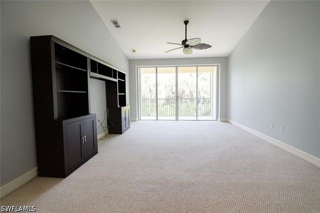 700 Luisa LN 2, Naples, FL 34104