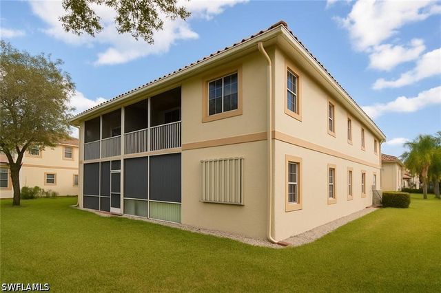 700 Luisa LN 2, Naples, FL 34104