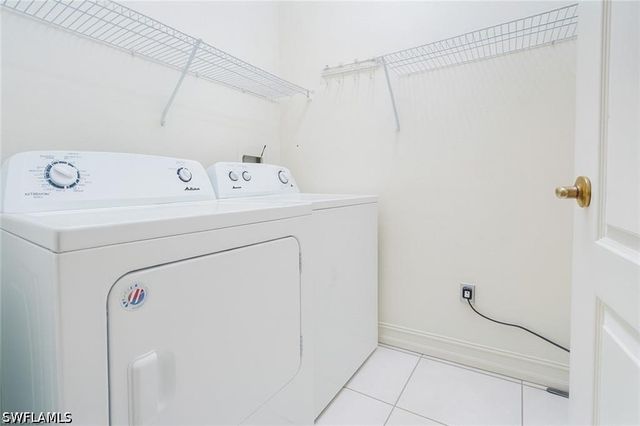 700 Luisa LN 2, Naples, FL 34104