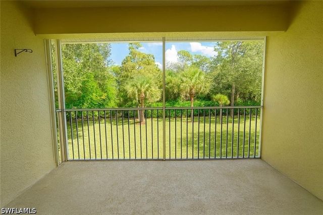 700 Luisa LN 2, Naples, FL 34104