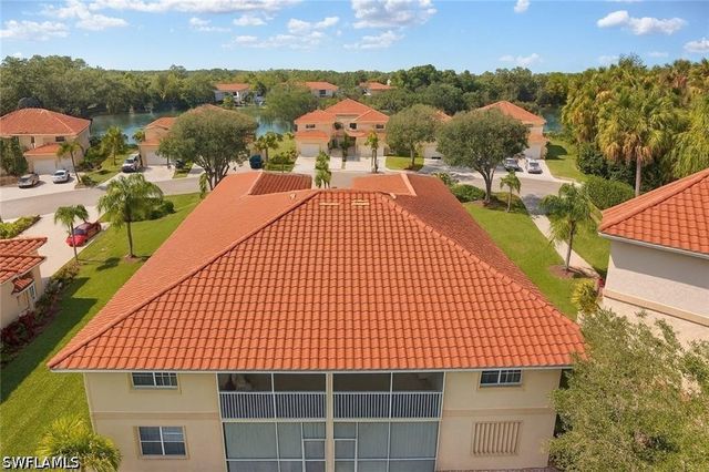 700 Luisa LN 2, Naples, FL 34104