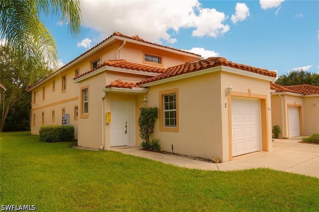 700 Luisa LN 2, Naples, FL 34104
