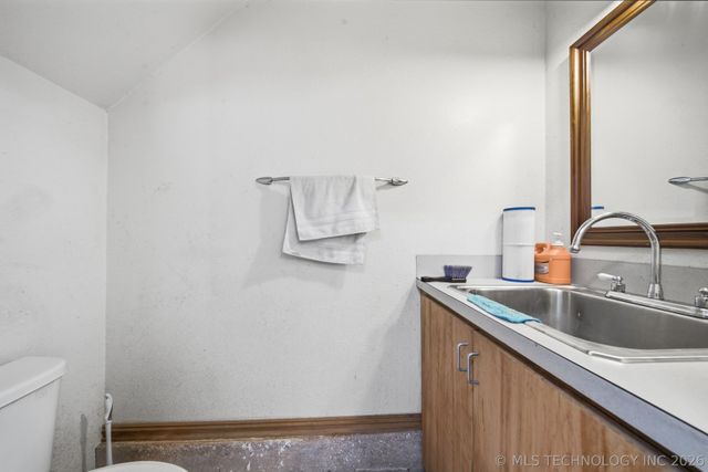 16050 E Pueblo Road, Claremore, OK 74017
