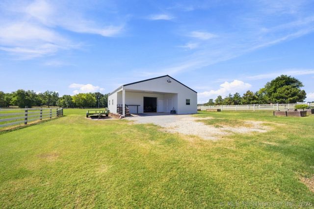 16050 E Pueblo Road, Claremore, OK 74017