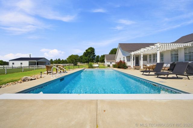 16050 E Pueblo Road, Claremore, OK 74017