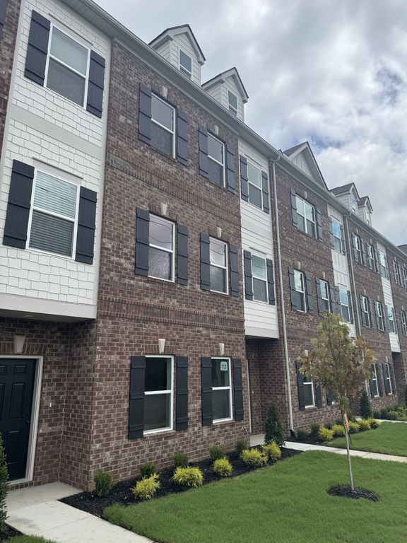 147 Rosebush Ln, Lebanon, TN 37087