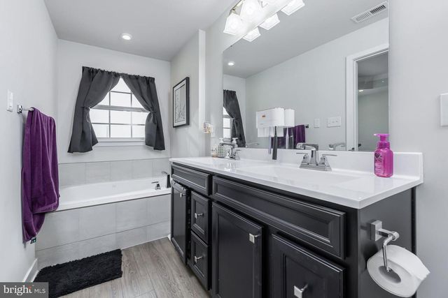 246 FREEDOM WAY, Sicklerville, NJ 08081