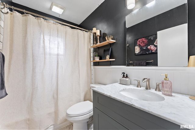 307 13TH Avenue, Moline, IL 61265