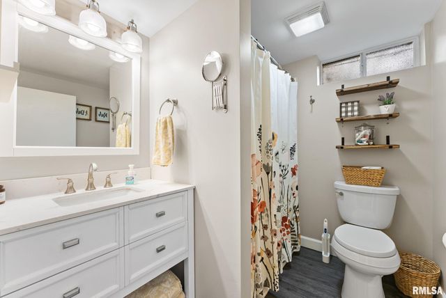 307 13TH Avenue, Moline, IL 61265