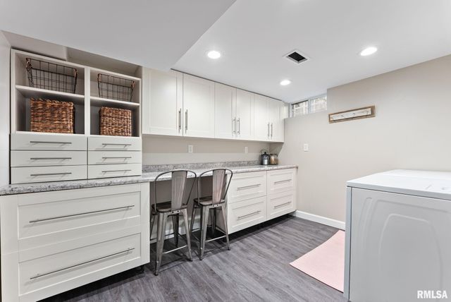 307 13TH Avenue, Moline, IL 61265