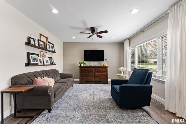 307 13TH Avenue, Moline, IL 61265