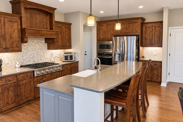 19235 Huxley Avenue, Lakeville, MN 55044