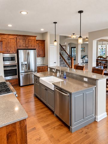 19235 Huxley Avenue, Lakeville, MN 55044