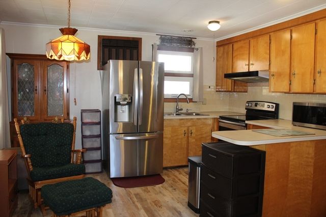 60 Shore Rd, Douglas, MA 01516