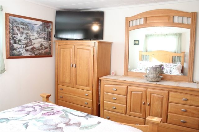 60 Shore Rd, Douglas, MA 01516