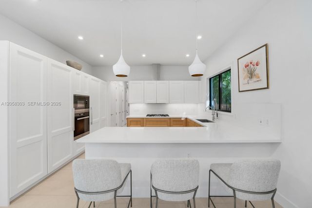 3630 Avocado Avenue, Miami, FL 33133