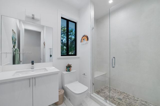3630 Avocado Avenue, Miami, FL 33133