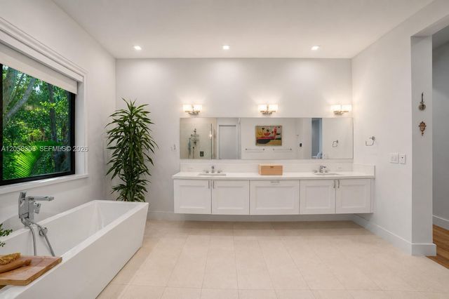 3630 Avocado Avenue, Miami, FL 33133