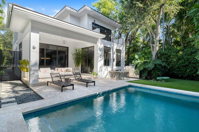 3630 Avocado Avenue, Miami, FL 33133