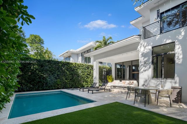 3630 Avocado Avenue, Miami, FL 33133