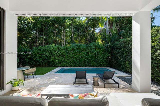 3630 Avocado Avenue, Miami, FL 33133
