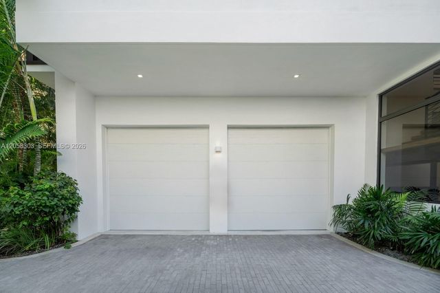 3630 Avocado Avenue, Miami, FL 33133