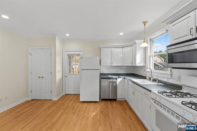 31 Wanamaker Avenue 1, Waldwick, NJ 07463