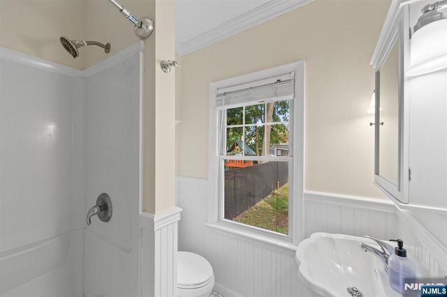 31 Wanamaker Avenue 1, Waldwick, NJ 07463