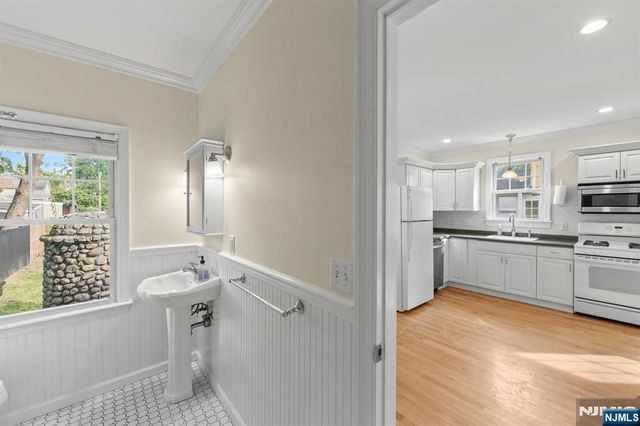 31 Wanamaker Avenue 1, Waldwick, NJ 07463