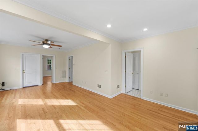 31 Wanamaker Avenue 1, Waldwick, NJ 07463