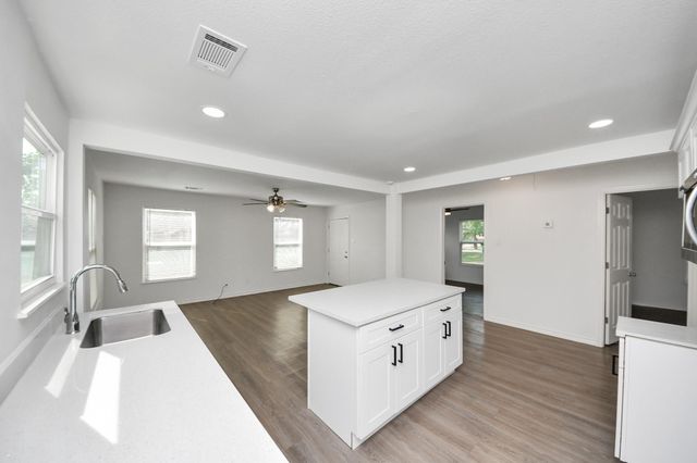 7004 Conley Street, Houston, TX 77021