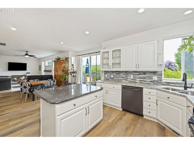 16170 Sw LOON Dr, Beaverton, OR 97007