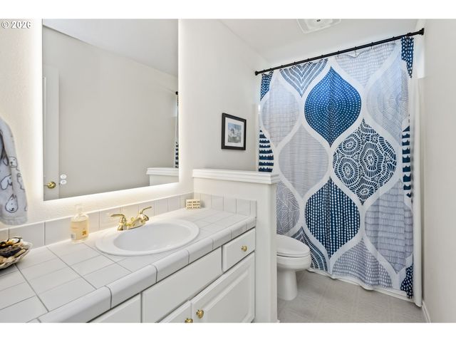 16170 Sw LOON Dr, Beaverton, OR 97007