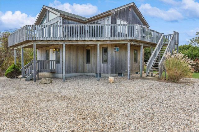 21 Captain Kidds Path, Montauk, NY 11954