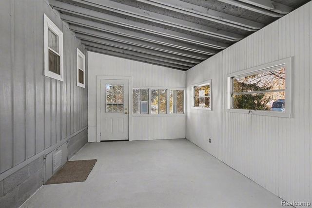 786 Red Oaks Drive, Howell, MI 48843