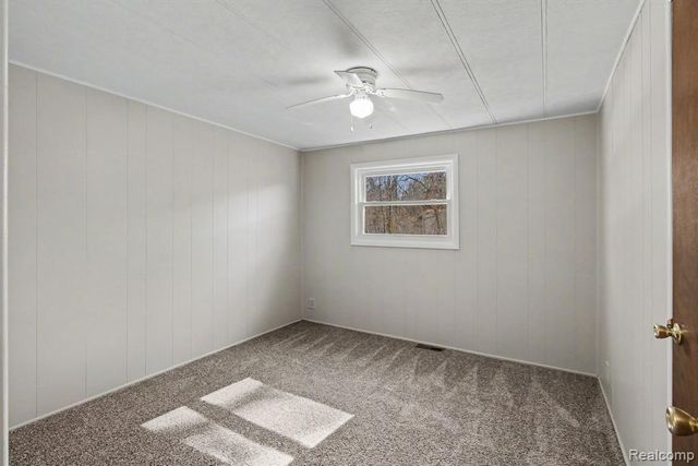 786 Red Oaks Drive, Howell, MI 48843