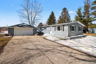 786 Red Oaks Drive, Howell, MI 48843