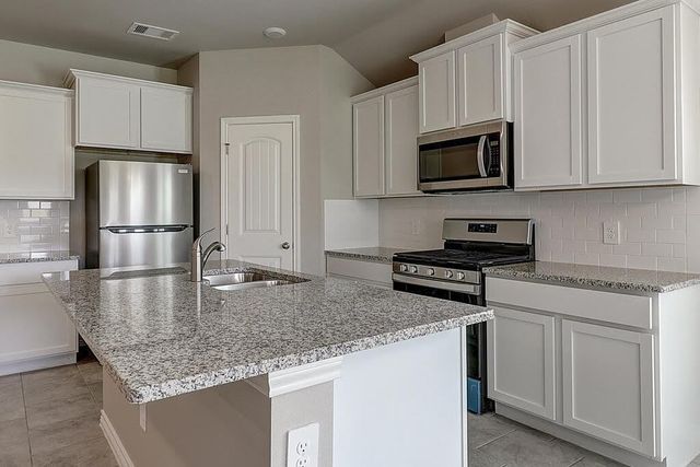 1269 Carnaby St, Corpus Christi, TX 78415