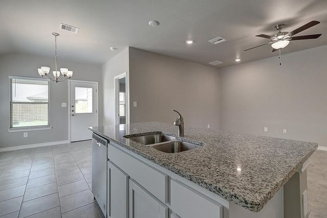 1269 Carnaby St, Corpus Christi, TX 78415