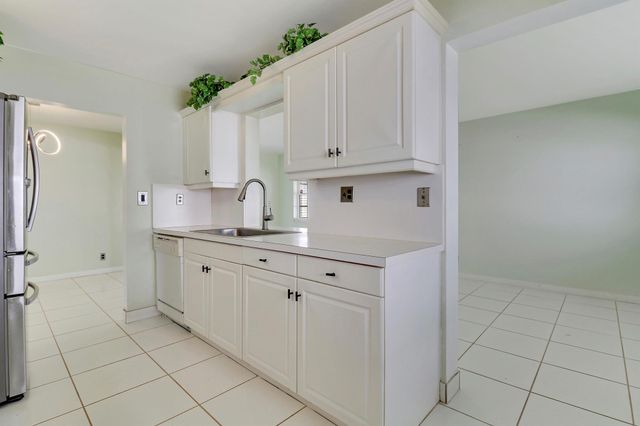 2015 Vastine Drive, Boynton Beach, FL 33426