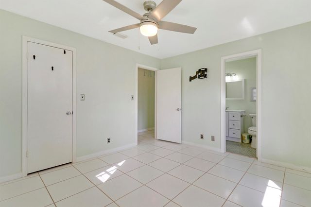 2015 Vastine Drive, Boynton Beach, FL 33426