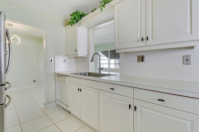 2015 Vastine Drive, Boynton Beach, FL 33426