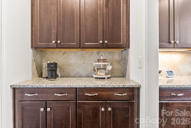 135 Holly Ridge Drive, Mooresville, NC 28115